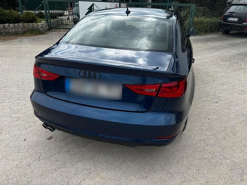 Gebraucht Audi A3 134 PS (98 kW) 2015 Blau Limousine