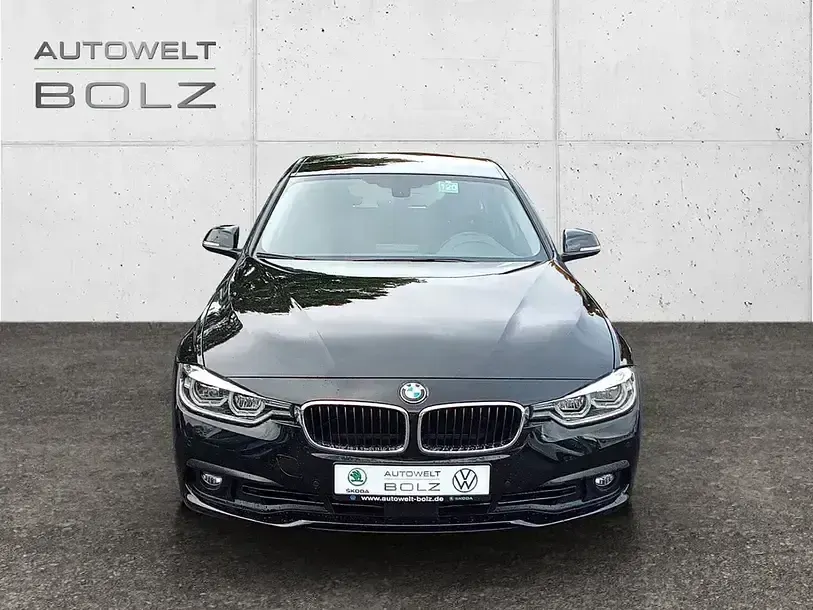 Używany BMW 330 Advantage 252 KM (185 kW) 2018 Czarny Kombi