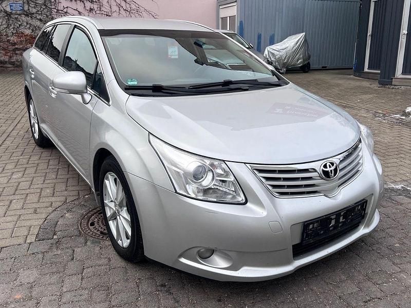 Silber Gebraucht 2010 Toyota Avensis Edition Kombi | 2.990 € (Fairer Preis) - Bild 1/4