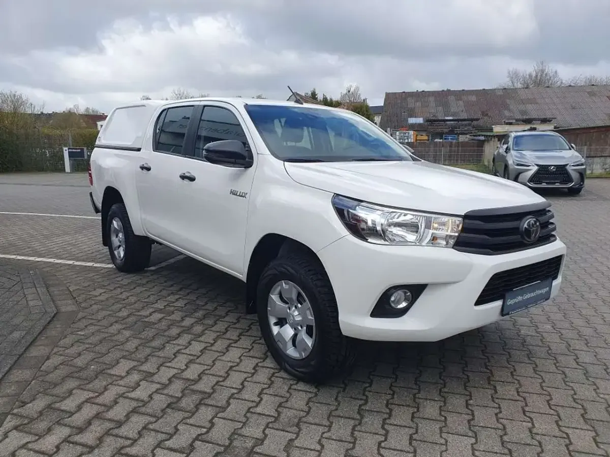 Gebraucht Toyota HiLux Style 150 PS (110 kW) 2020 Schneeweiß Pickup