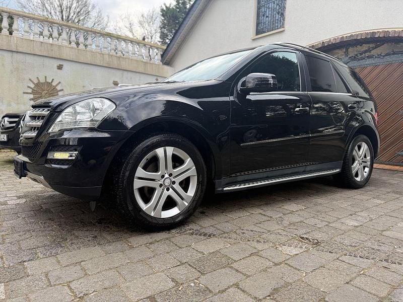 Gebraucht Mercedes ML350 Edition 231 PS (169 kW) 2011 Schwarz SUV