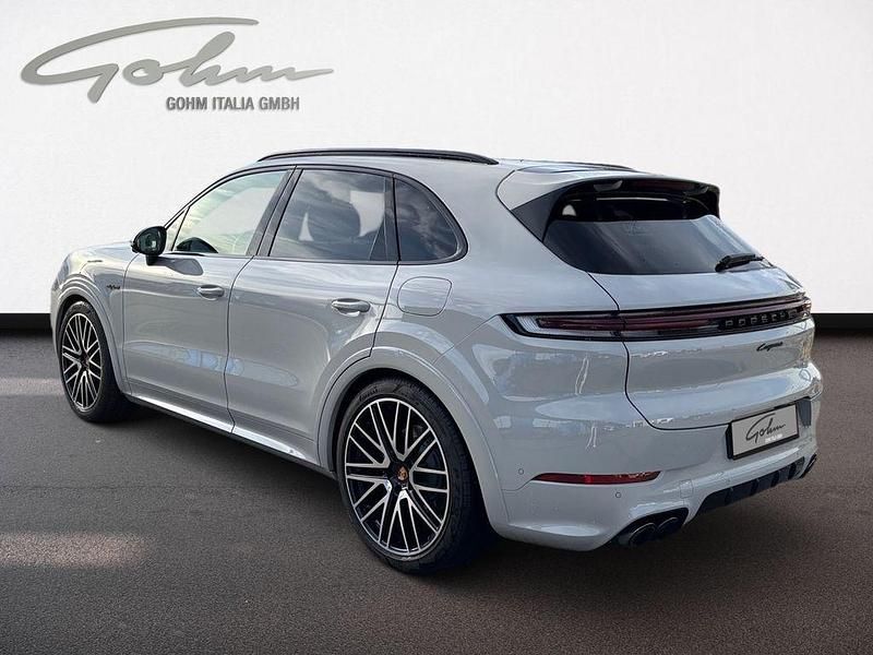 Gebraucht Porsche Cayenne 470 PS (345 kW) 2025 Grau SUV
