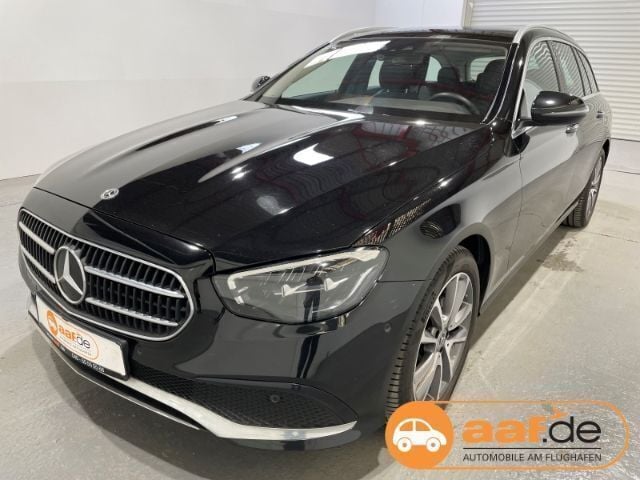 Schwarz Gebraucht 2021 Mercedes E220 Avantgarde Kombi | 31.950 € (Fairer Preis) - Bild 1/4