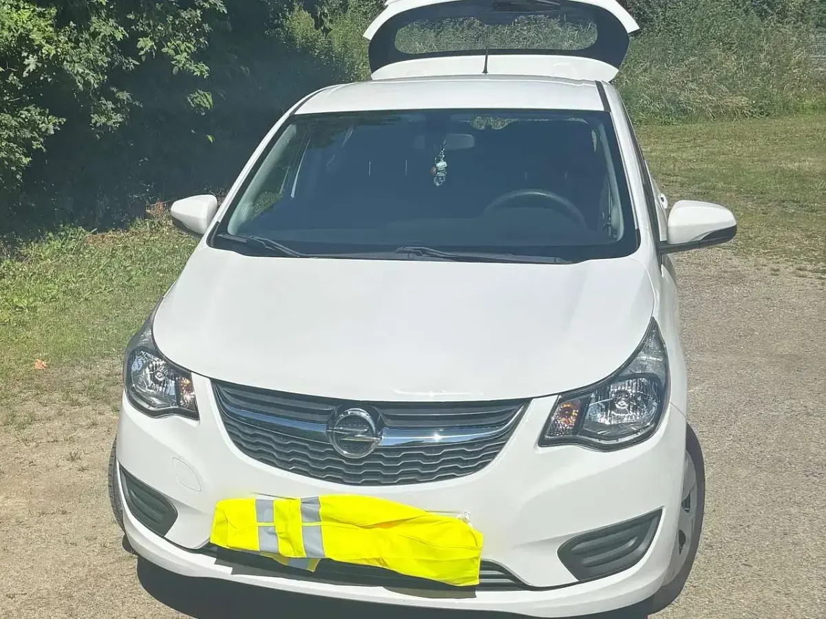 Gebraucht Opel Karl Selection 75 PS (55 kW) 2016 Weiß Kleinwagen