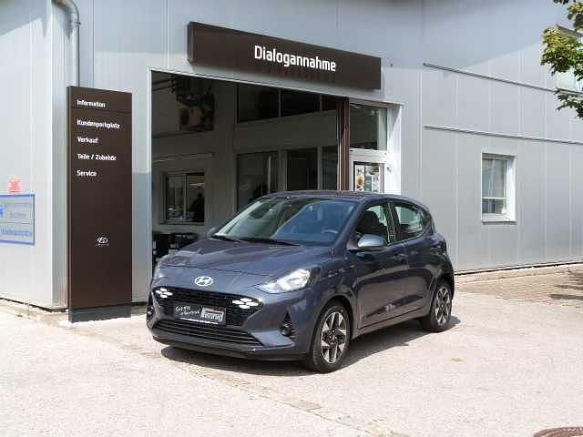Grau Neu 2025 Hyundai i10 Trend Kleinwagen | 19.700 € (Fairer Preis) - Bild 1/4