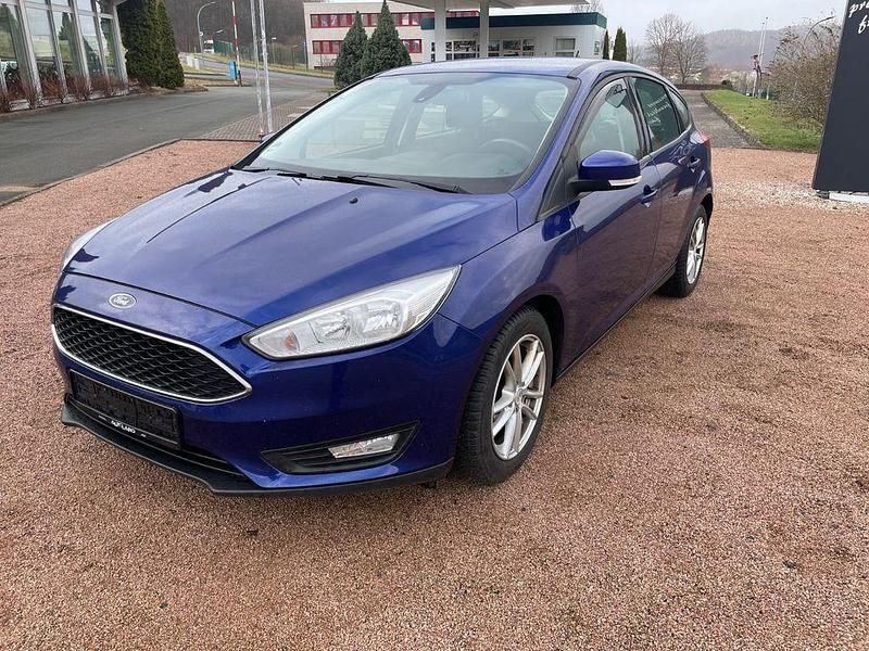 Blau Gebraucht 2017 Ford Focus Business Edition Limousine | 5.000 € (Guter Preis) - Bild 1/4