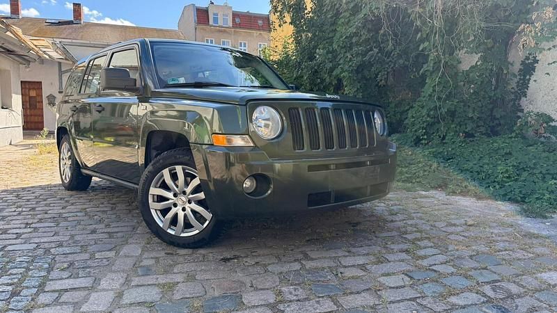Grün Gebraucht 2008 Jeep Patriot SUV | 3.900 € (Fairer Preis) - Bild 1/4