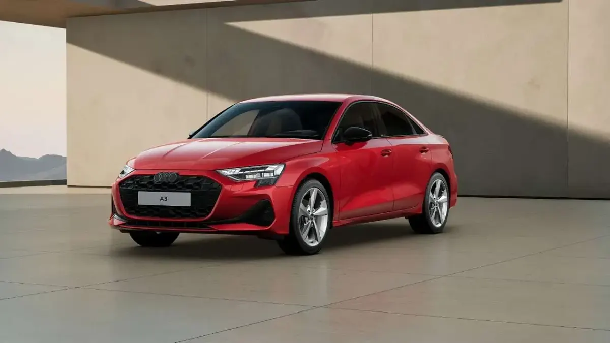 Gebraucht Audi A3 Advanced Plus 116 PS (85 kW) 2025 Progressivrot metallic Limousine