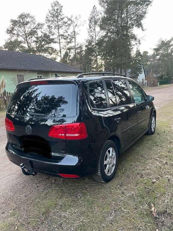 Gebraucht VW Touran Trendline 140 PS (102 kW) 2011 Schwarz Van / Kleinbus