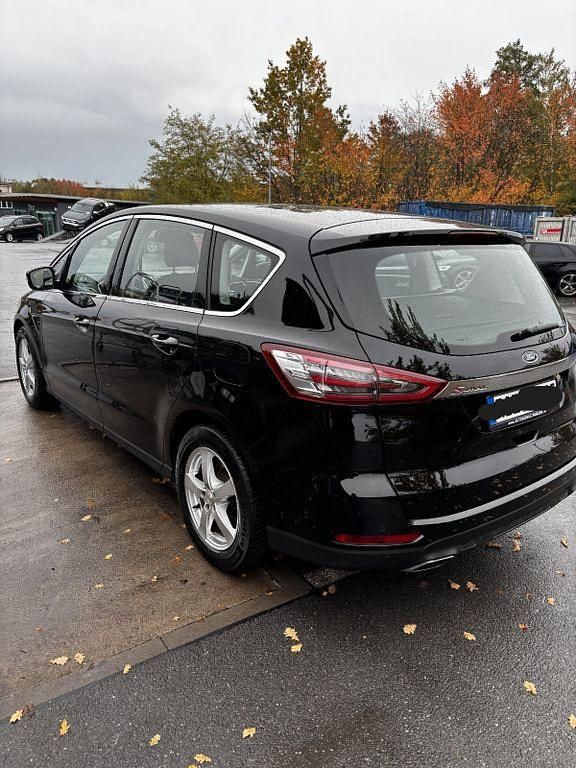 Gebraucht Ford S-MAX Titanium 190 PS (139 kW) 2019 Schwarz Van / Kleinbus