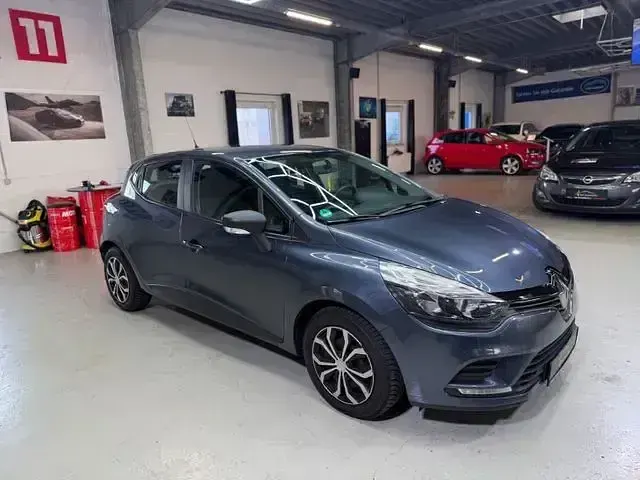 Gebraucht Renault Clio IV Life 75 PS (55 kW) 2017 Grau Kleinwagen