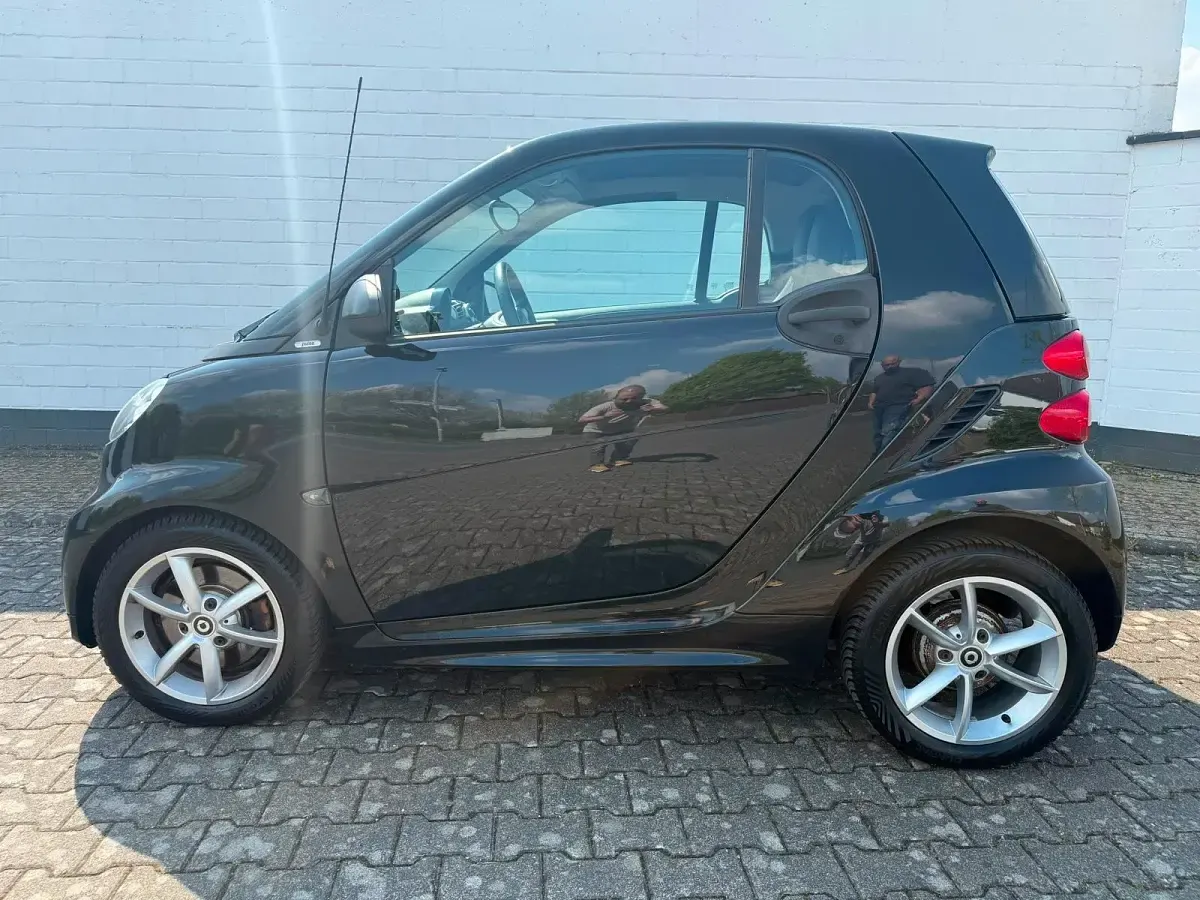 Gebraucht Smart ForTwo Coupé 71 PS (52 kW) 2012 Schwarz Coupé