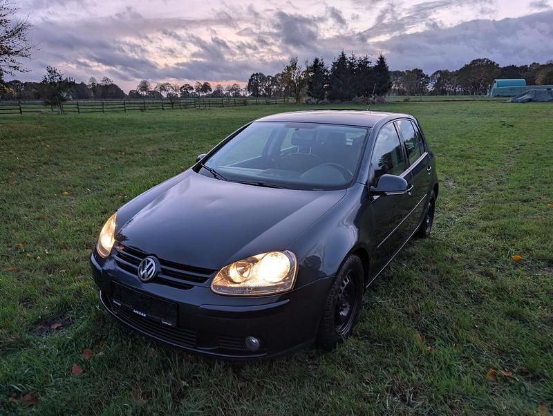 Blau Gebraucht 2005 VW Golf V Sportline Kleinwagen | 950 € (Guter Preis) - Bild 1/4