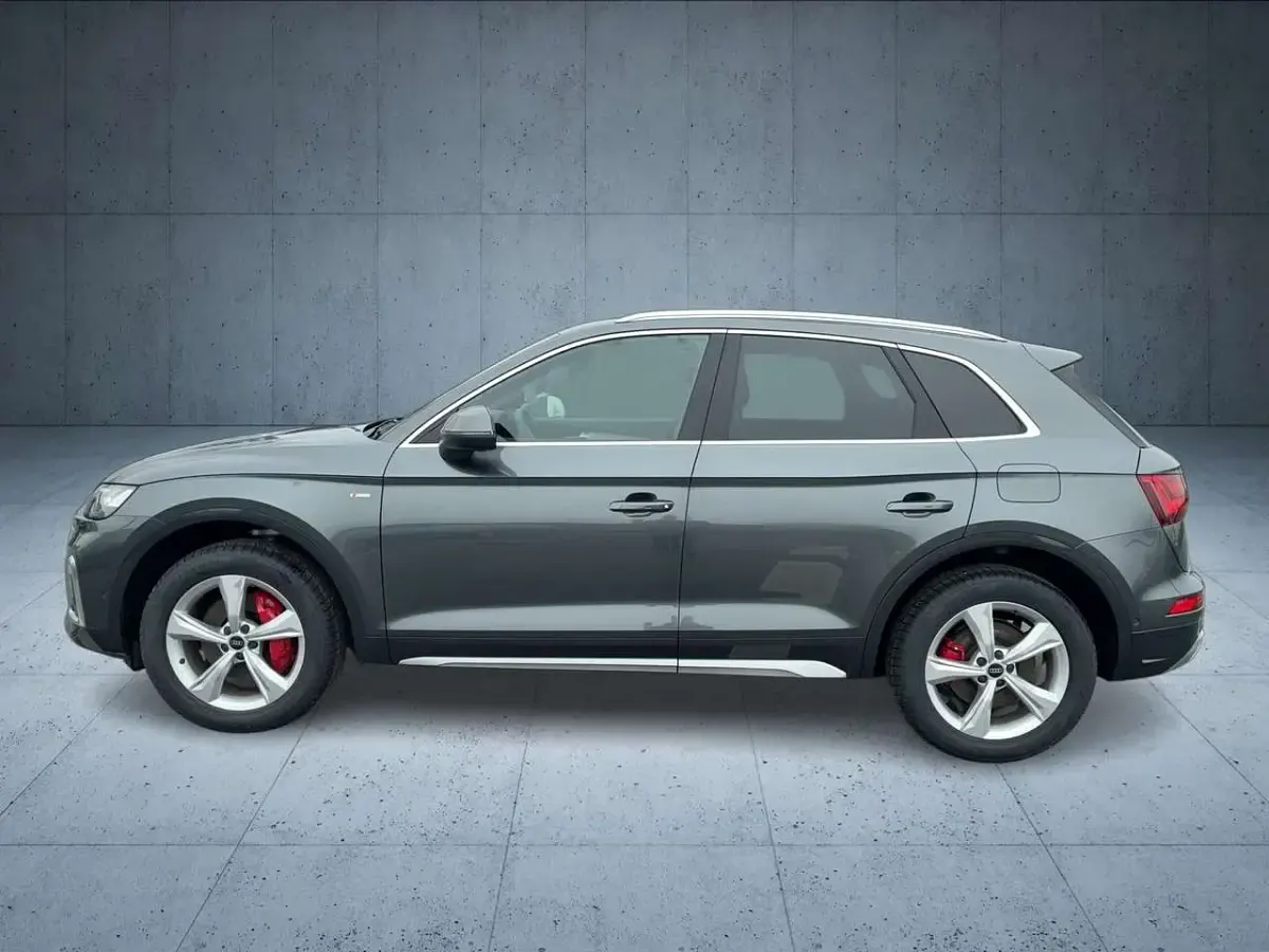 Second-hand Audi Q5 Business 299 CP (219 kW) 2025 Gri SUV
