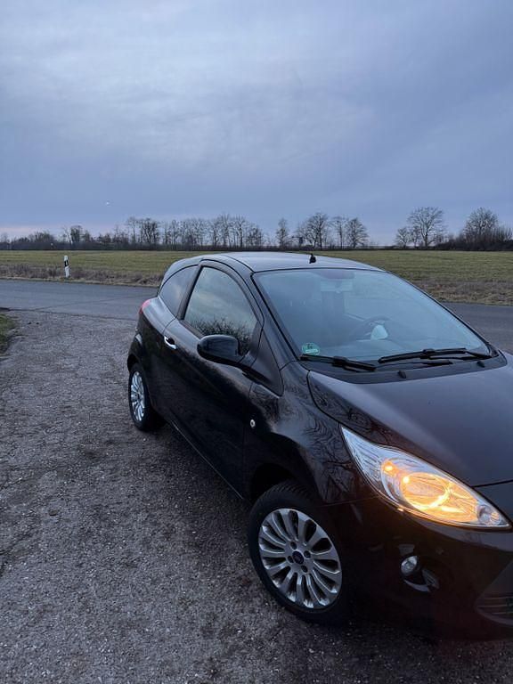 Gebraucht Ford Ka Ambiente 69 PS (50 kW) 2015 Schwarz Kleinwagen