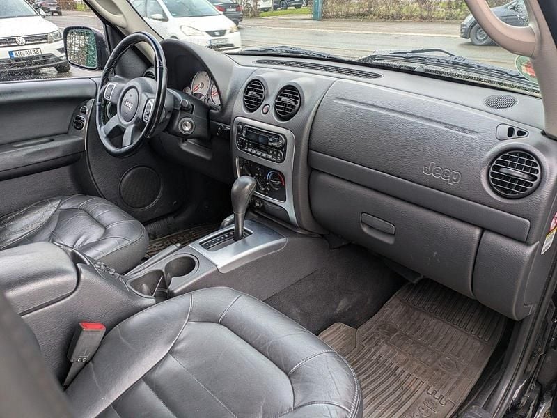 Gebraucht Jeep Cherokee Limited 211 PS (155 kW) 2001 Schwarz SUV