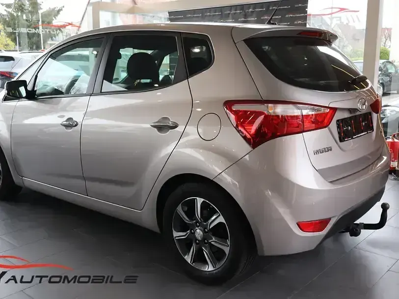 Gebraucht Hyundai ix20 Style 125 PS (91 kW) 2015 Beige Kleinwagen