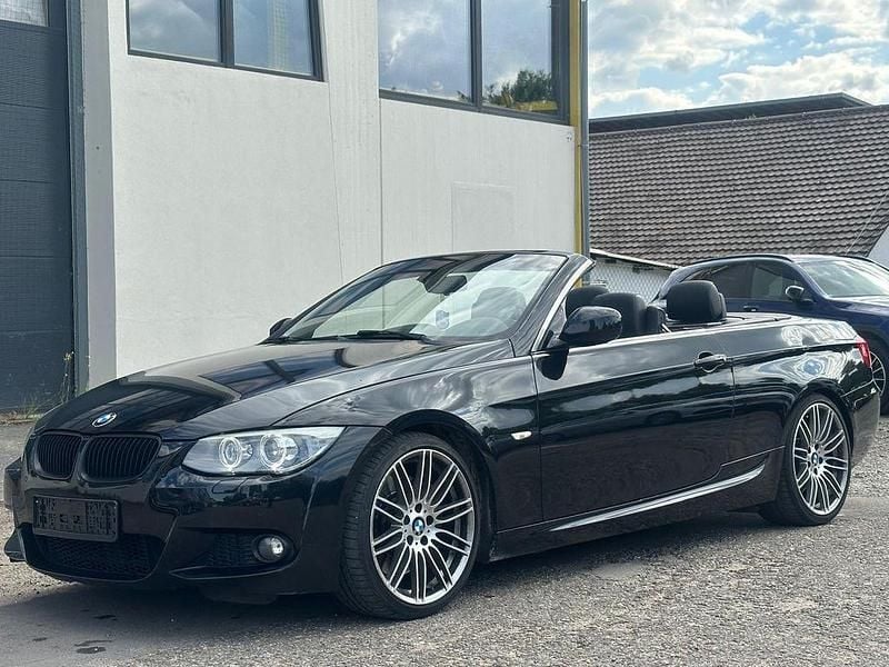 Black sapphire metallic Gebraucht 2011 BMW 335 Cabriolet Performance Cabrio | 23.500 € (Etwas zu teuer) - Bild 1/4