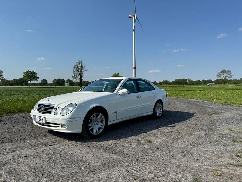 Gebraucht Mercedes E500 Avantgarde 306 PS (225 kW) 2003 Weiß Limousine