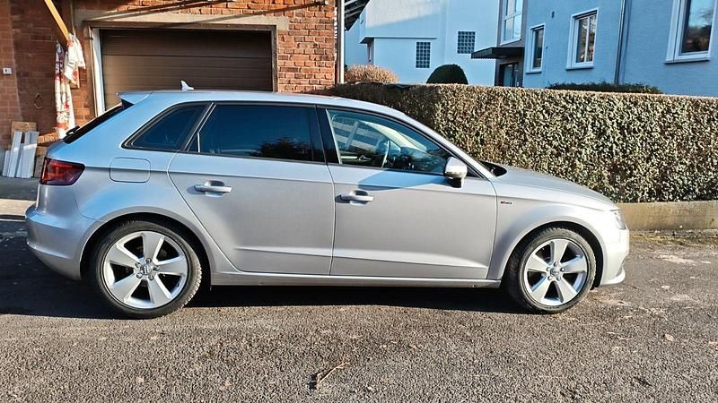 Gebraucht Audi A3 Sportback S-Line 184 PS (135 kW) 2014 Silber Kleinwagen