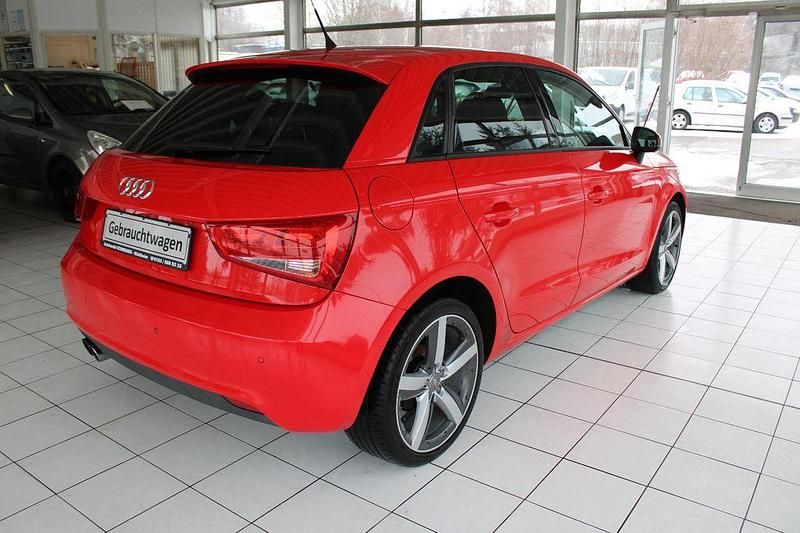 Gebraucht Audi A1 Sportback Ambition 122 PS (89 kW) 2014 Rot Kleinwagen