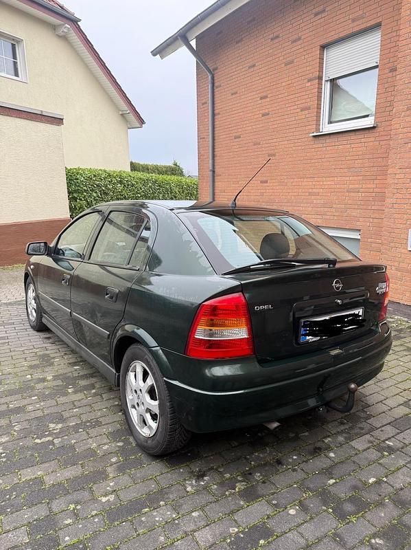 Gebraucht Opel Astra 116 PS (85 kW) 2002 Grün Kleinwagen