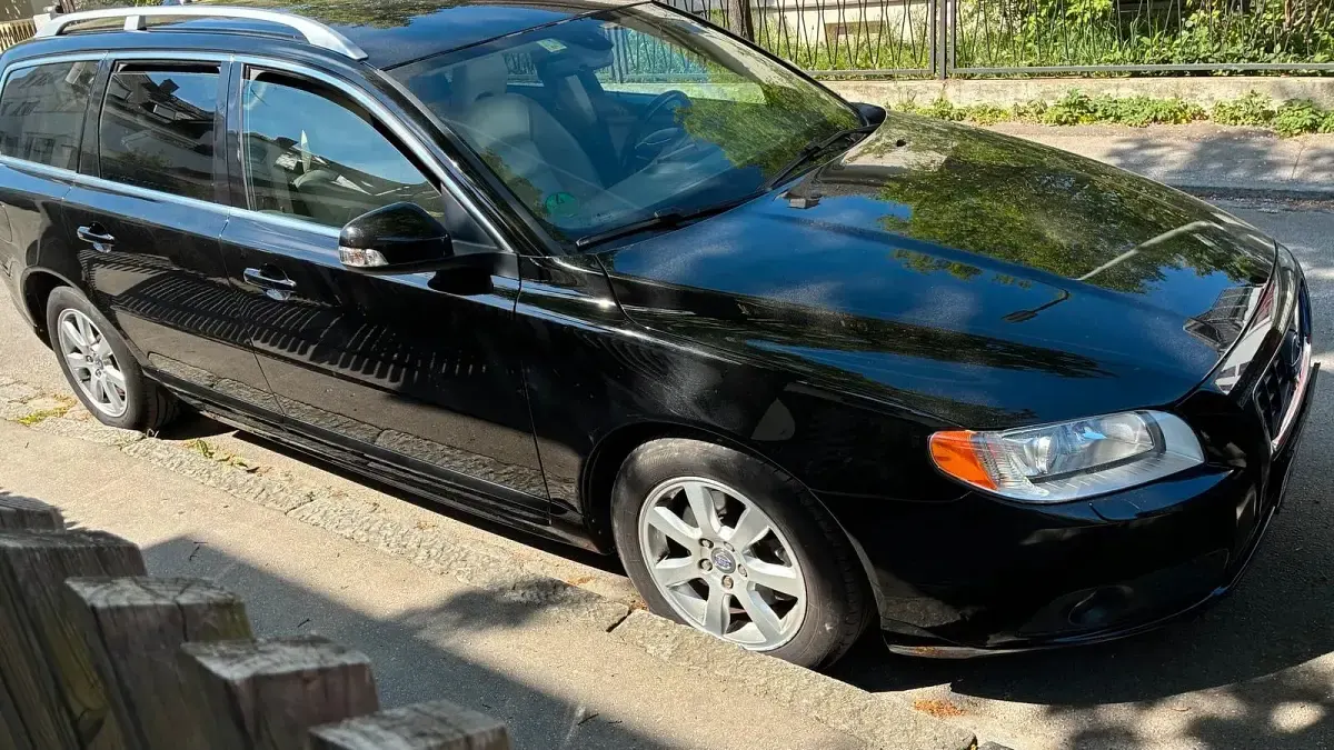 Używany Volvo V70 109 KM (80 kW) 2010 Czarny Kombi
