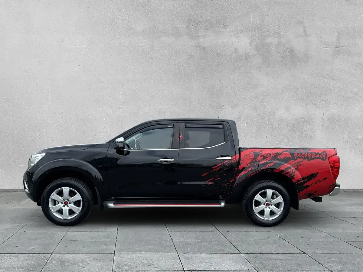 Gebraucht Nissan Navara N-Connecta 163 PS (119 kW) 2017 Schwarz Pickup