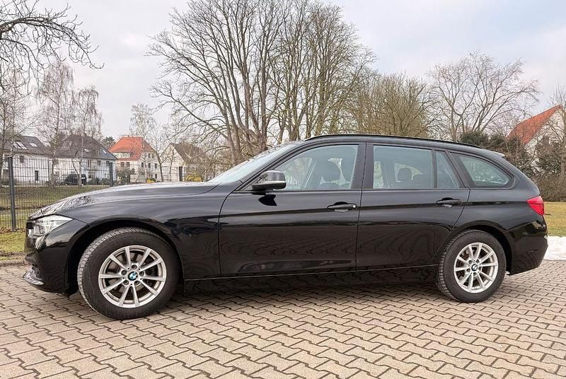 Gebraucht BMW 320 Advantage 184 PS (135 kW) 2019 Schwarz Kombi