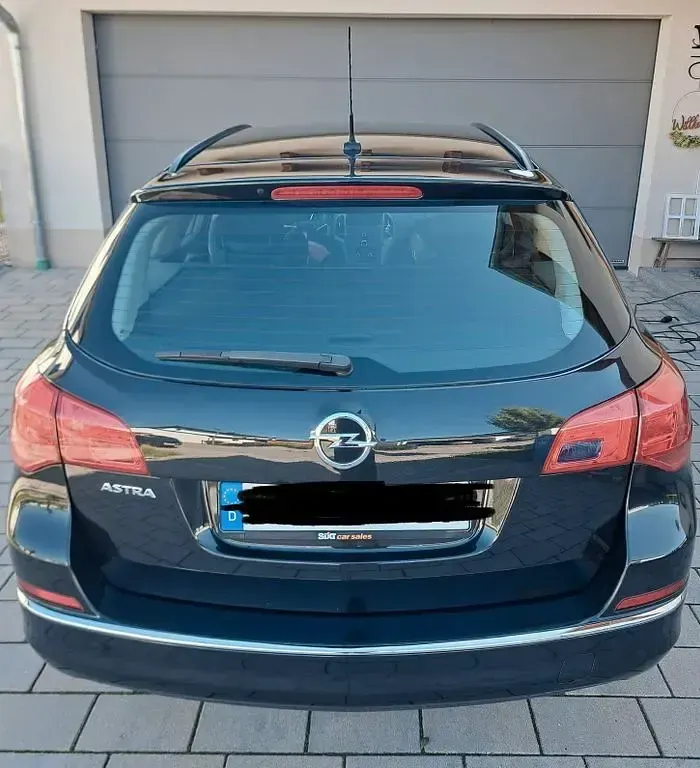 Gebraucht Opel Astra Edition 116 PS (85 kW) 2016 Schwarz Kombi