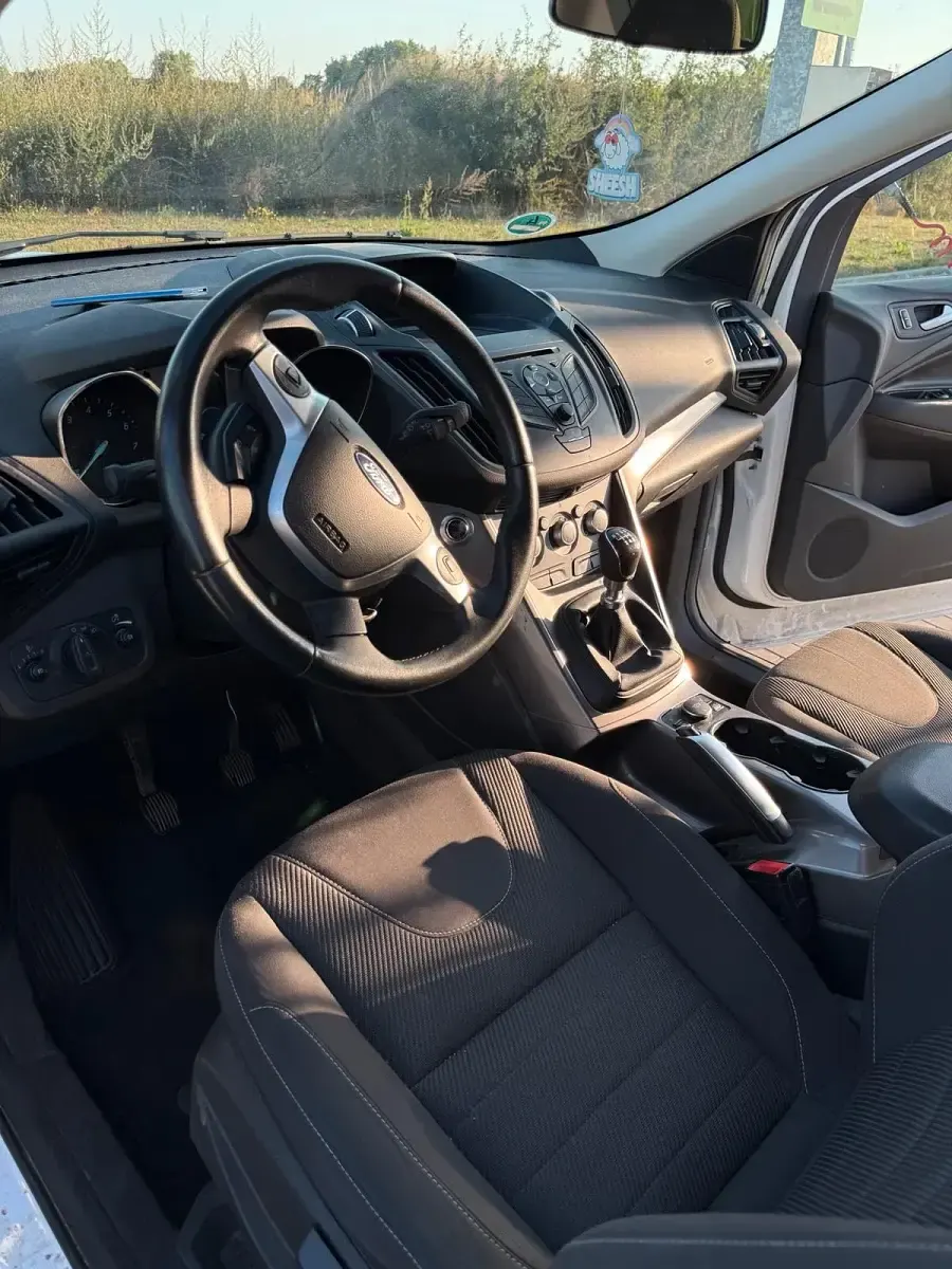 Gebraucht Ford Kuga 120 PS (88 kW) 2016 Weiß SUV