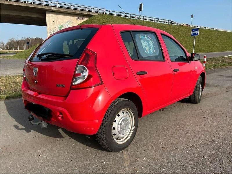 Gebraucht Dacia Sandero 75 PS (55 kW) 2009 Rot Limousine
