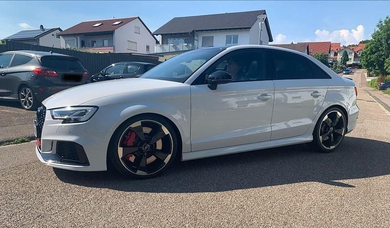 Gebraucht Audi RS3 Ambiente 400 PS (294 kW) 2018 Weiß Limousine