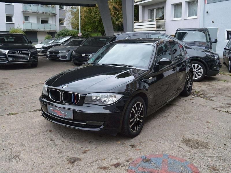 Schwarz Gebraucht 2009 BMW 116 Kleinwagen | 2.400 € (Guter Preis) - Bild 1/4