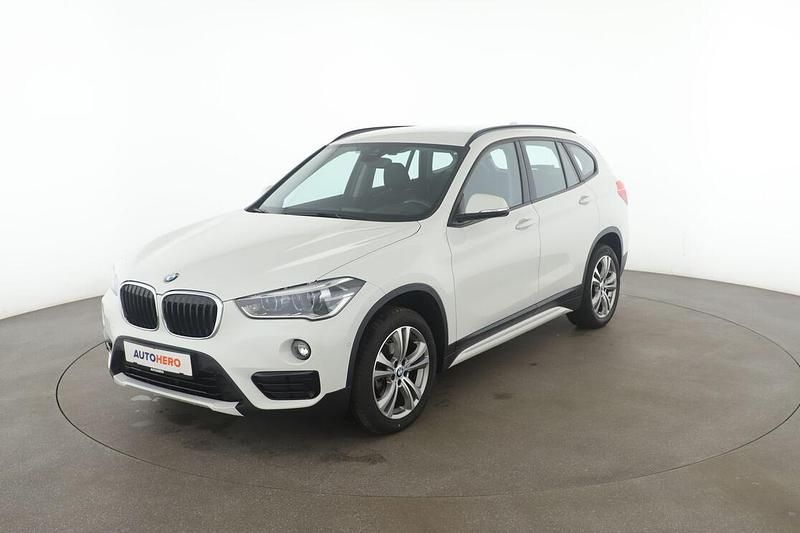 Weiß Gebraucht 2019 BMW X1 Sport Line SUV | 22.990 € (Fairer Preis) - Bild 1/3