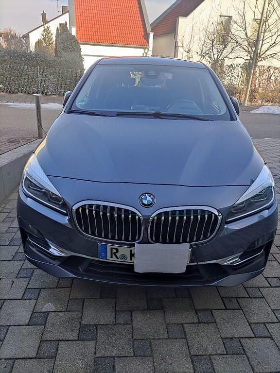 Grau Gebraucht 2019 BMW 220 Active Tourer Luxury Line Van / Kleinbus | 19.000 € (Superpreis) - Bild 1/4