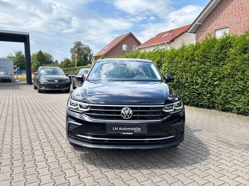 Schwarz Gebraucht 2021 VW Tiguan Life SUV | 19.990 € (Fairer Preis) - Bild 1/4