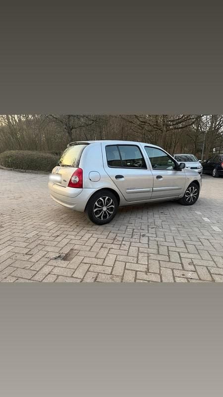 Gebraucht Renault Clio II 75 PS (55 kW) 2004 Grau Kleinwagen