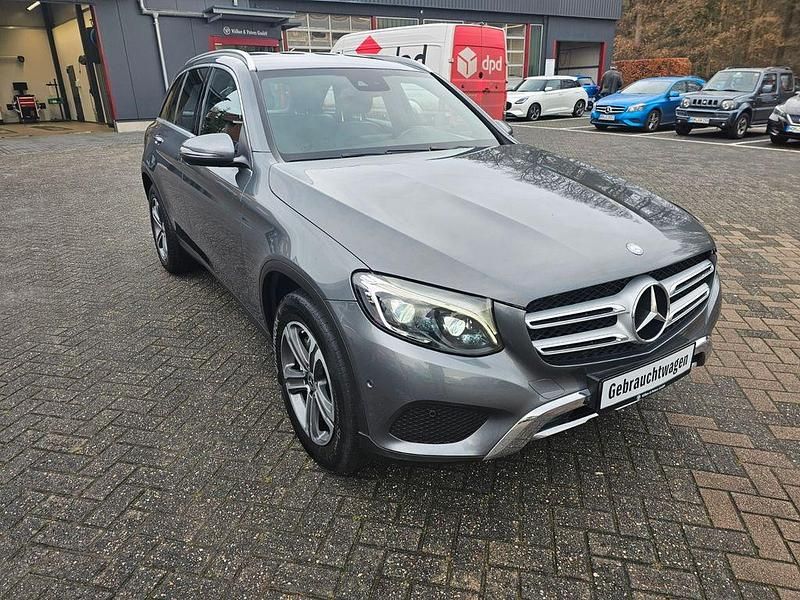Gebraucht Mercedes GLC250 AMG 204 PS (150 kW) 2017 Grau SUV