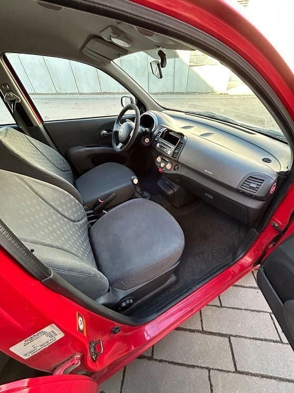 Rot Gebraucht 2004 Nissan Micra Acenta Limousine | 2.159 € (Fairer Preis) - Bild 1/4