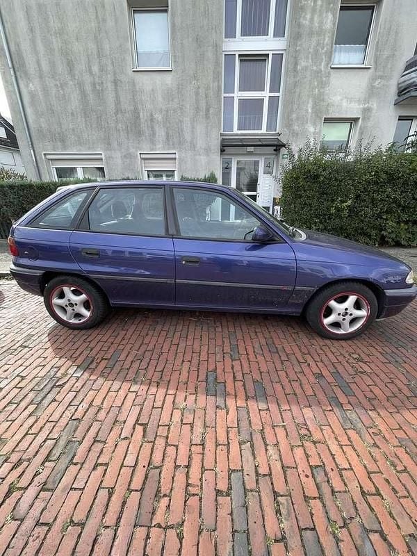 Gebraucht 1997 Opel Astra Limousine | 1.000 € (Superpreis) - Bild 1/4