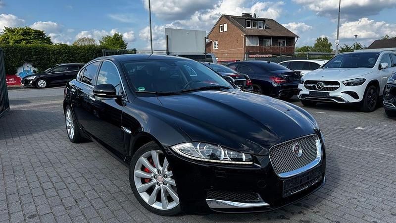 Schwarz Gebraucht 2015 Jaguar XF R Limousine | 14.400 € (Fairer Preis) - Bild 1/4