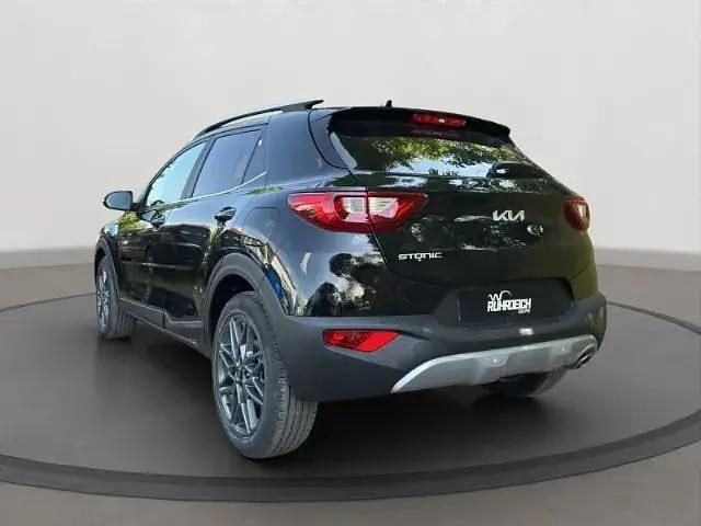 Neu Kia Stonic 101 PS (74 kW) 2025 Schwarz SUV