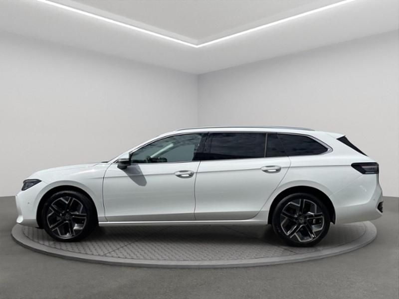 Gebraucht VW Passat Elegance 150 PS (110 kW) 2024 Weiß Kombi
