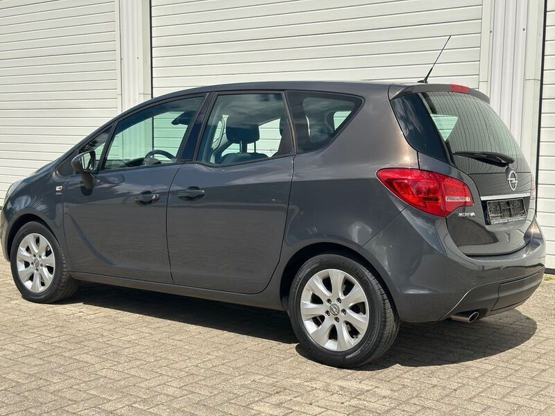 Gebraucht Opel Meriva Edition 140 PS (102 kW) 2013 Grau Van / Kleinbus