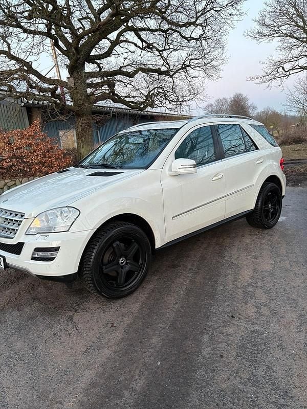 Gebraucht Mercedes ML350 272 PS (200 kW) 2010 Weiß SUV