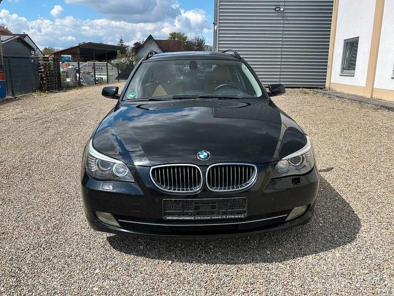 Gebraucht BMW 525 Advantage 197 PS (144 kW) 2007 Schwarz Kombi