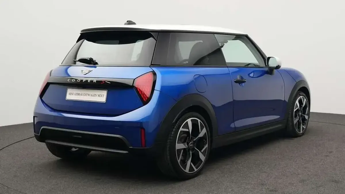 Używany Mini Cooper S Classic 204 KM (150 kW) 2025 Niebieski Hatchback