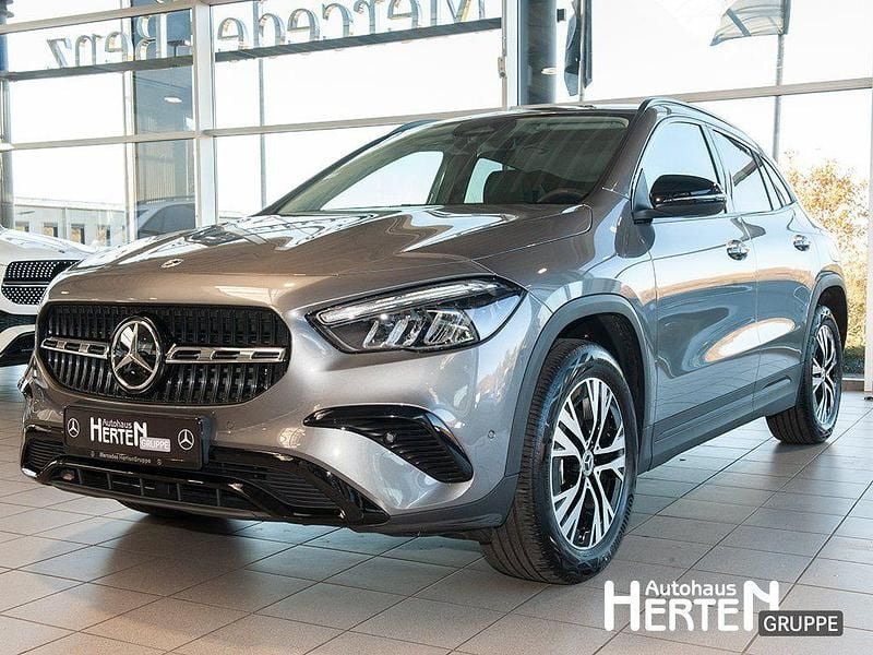 Grau Gebraucht 2024 Mercedes GLA250 Progressive SUV | 37.900 € (Guter Preis) - Bild 1/4