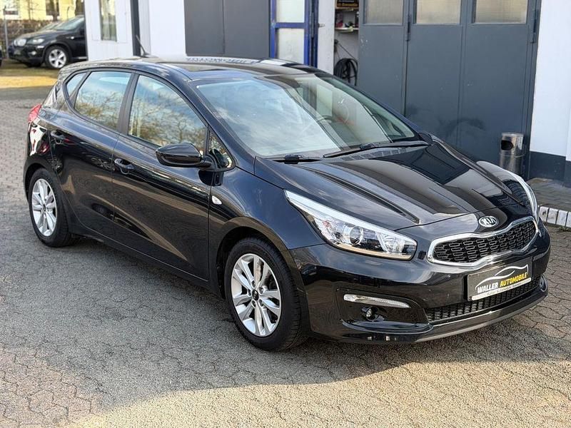 Gebraucht Kia Ceed 99 PS (72 kW) 2017 Schwarz Kleinwagen
